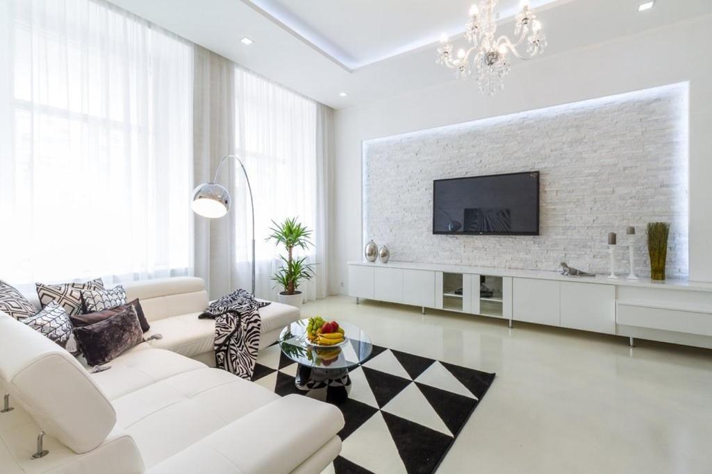 Stylish Apartment 5 Minutes Walk From City Center Praga Esterno foto