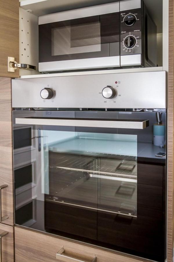 Stylish Apartment 5 Minutes Walk From City Center Praga Esterno foto